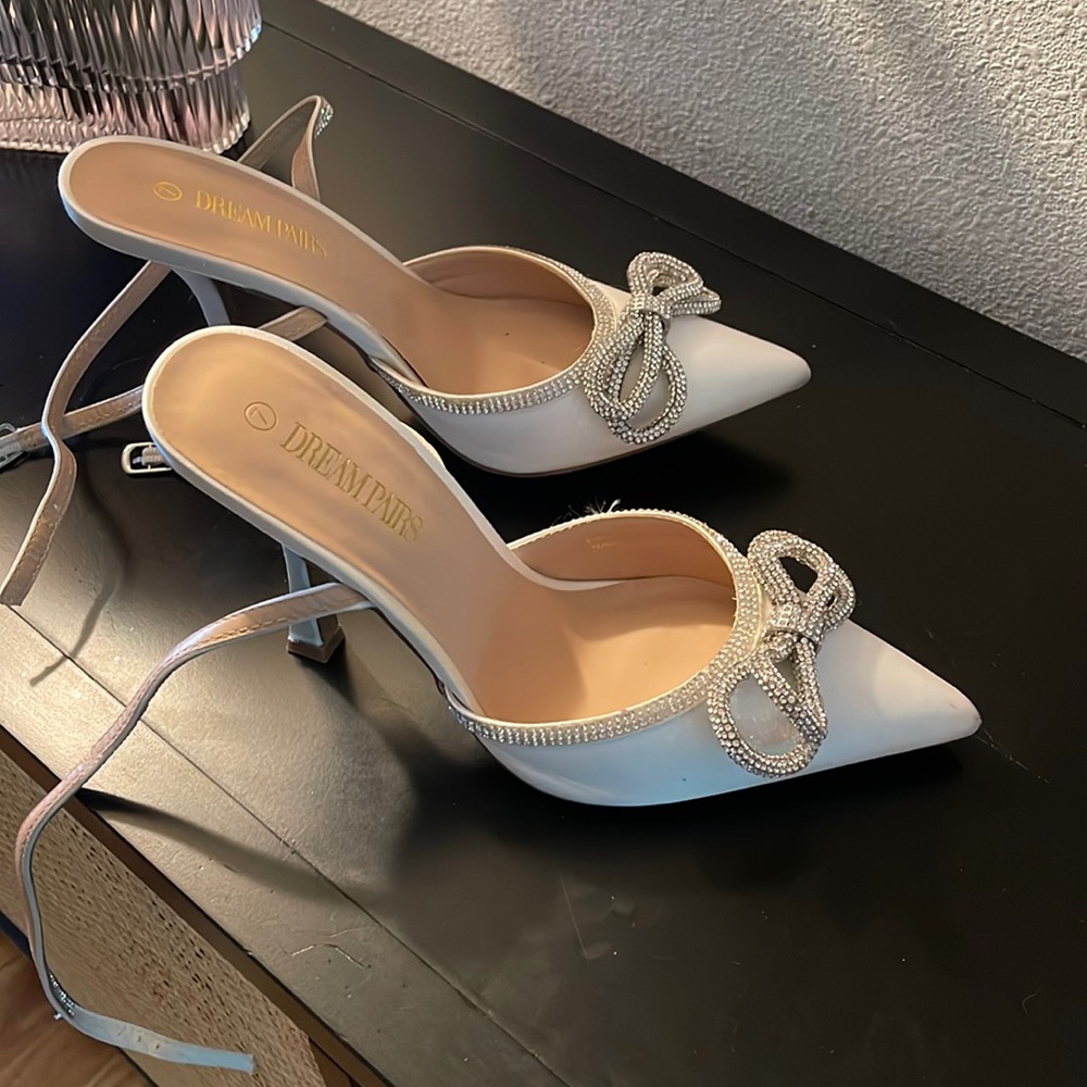 Perfect bridal white pumps